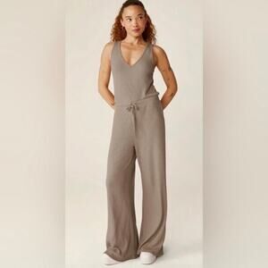Beyond Yoga Sz M Jetsetter Jumpsuit Birch Ribbed Stretchy Wide Leg Taupe Brown